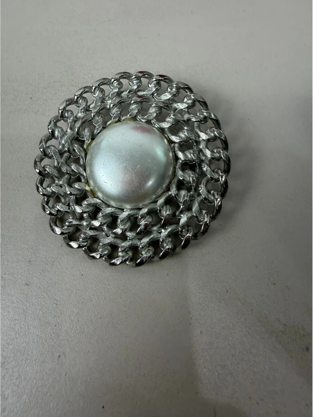 Vintage Silver Tone Chain Circle Brooch Pin with Faux Pearl Center